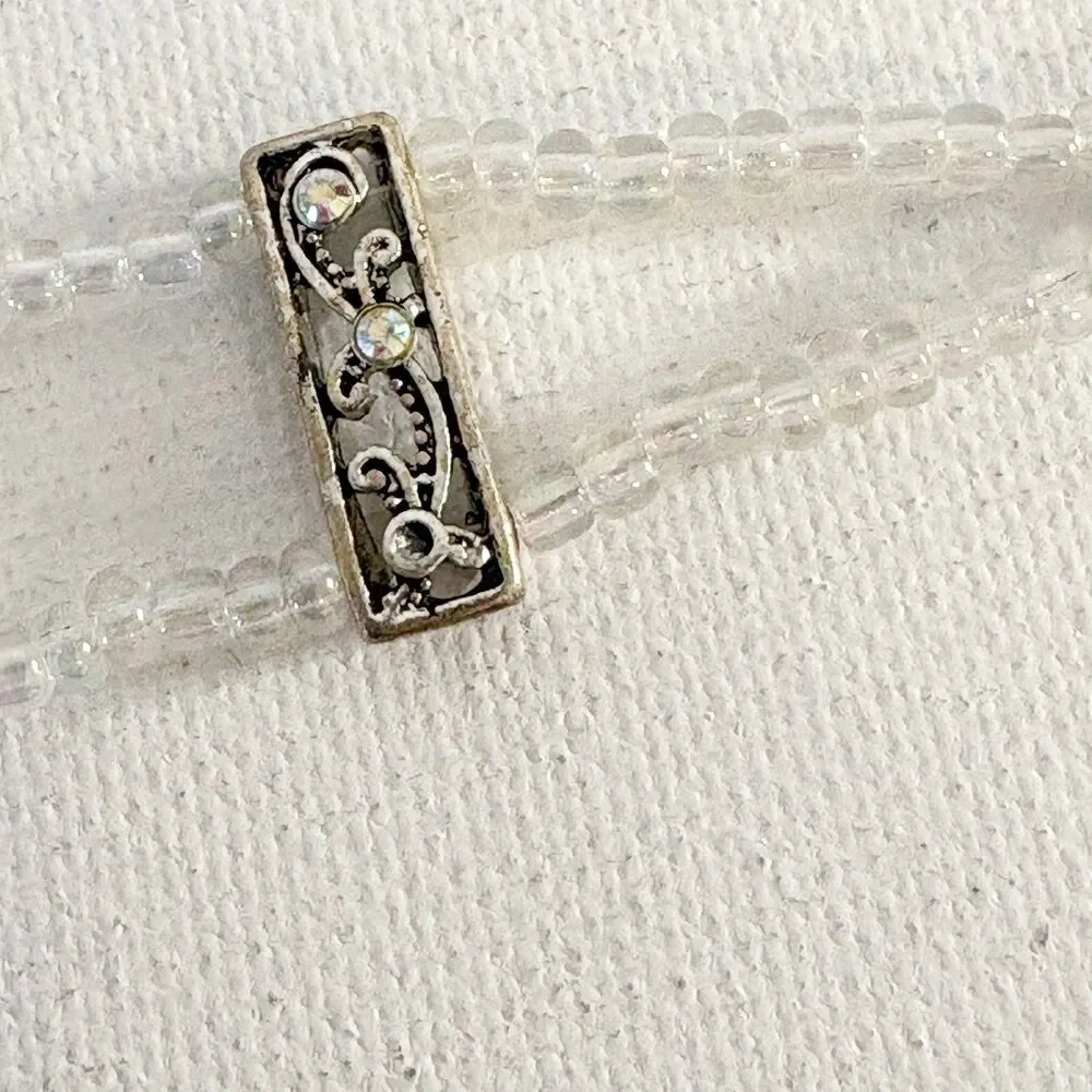 Beaded Bracelet Toggle Closure Clear Beads Silver Tone Delicate Size 7.75